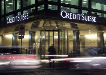 The Credit Suisse logo is seen at the headquarters in downtown Milan, Italy, March 9, 2016. Credit Suisse Group is under investigation in Italy in connection with a case looking into allegations that the bank helped wealthy clients transfer undeclared funds offshore, Italian judicial sources said on Wednesday.  REUTERS/Stefano Rellandini      TPX IMAGES OF THE DAY           TPX IMAGES OF THE DAY      - RTSA295