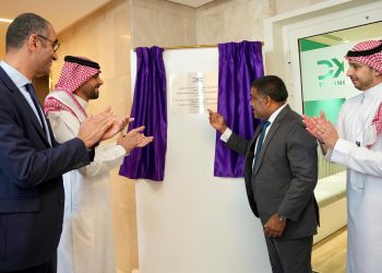 2 سيلان ناياغام وهشام فايد يديران الافتتاح مع الضيوف الكرام